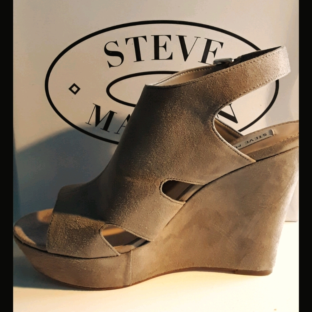 STEVE MADDEN SUEDE SANDAL